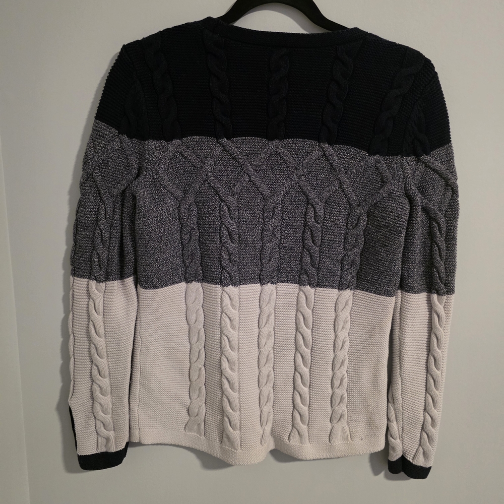 Tablots - Women's  Gray, and off White Cable Knit Sweater - small - Picture 7 of 9